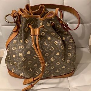 Vintage dooney and bourke bucket bag